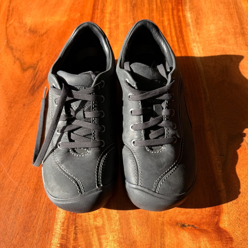 Keen‎ Women's Charcoal Gray Hiking Shoes Size 6.5